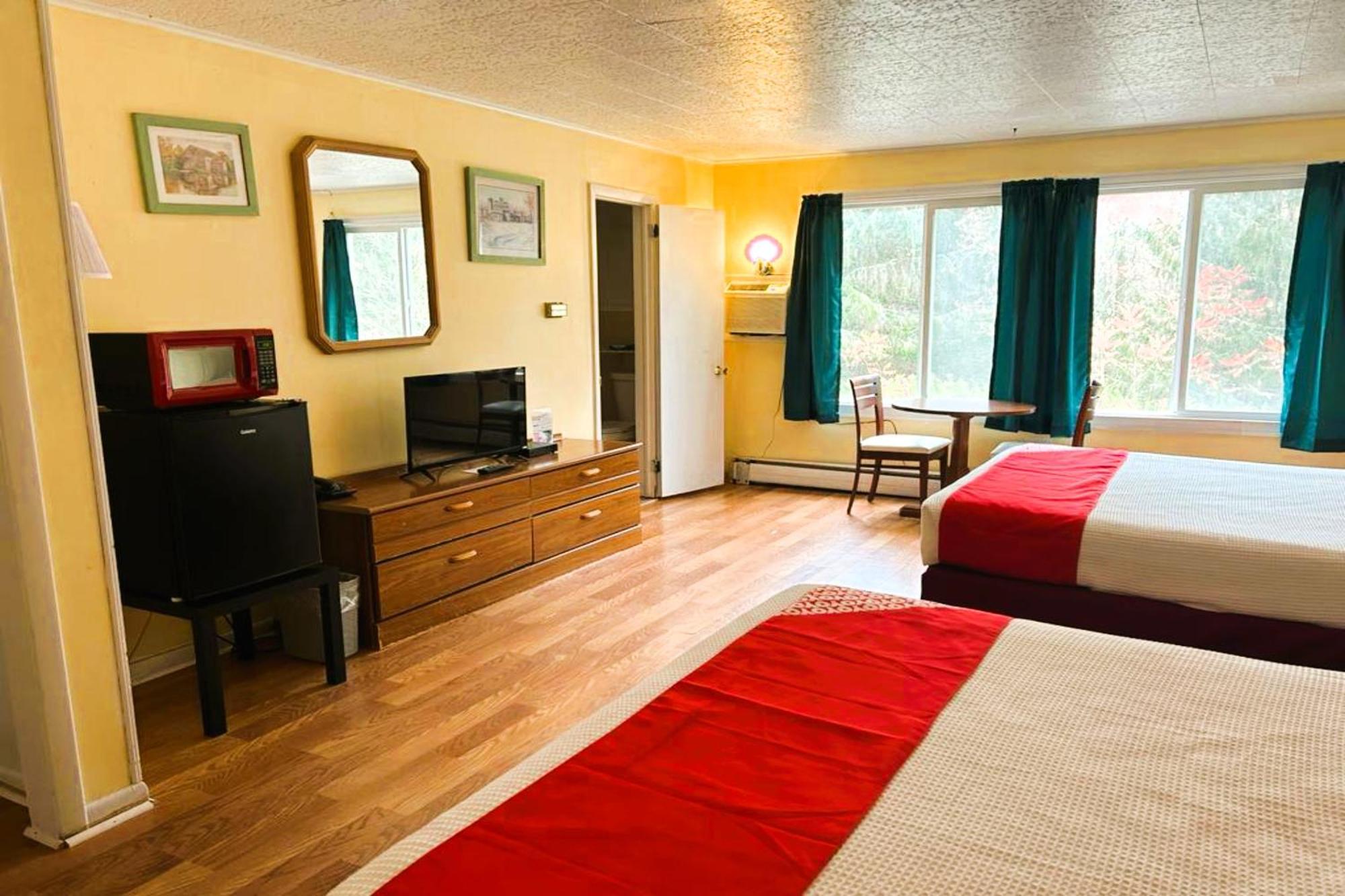 Buena Vista Inn Motel Delhi Dış mekan fotoğraf