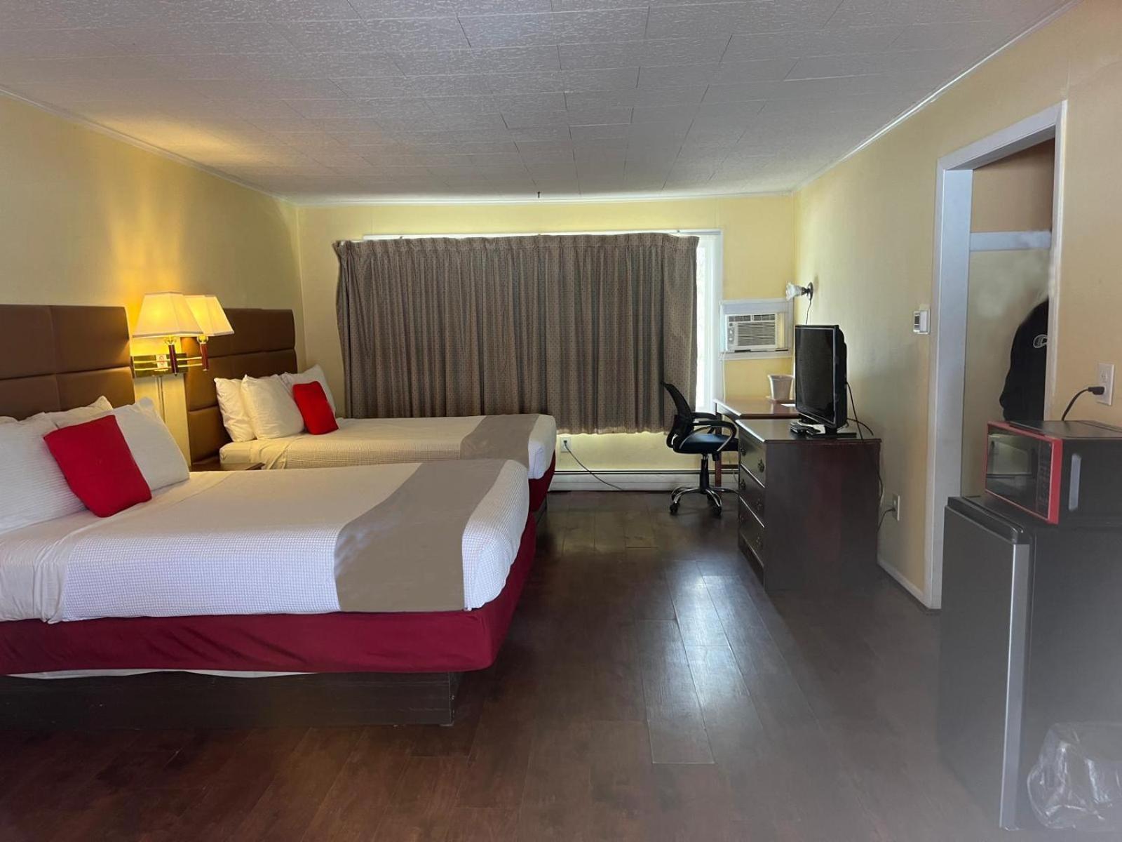 Buena Vista Inn Motel Delhi Dış mekan fotoğraf
