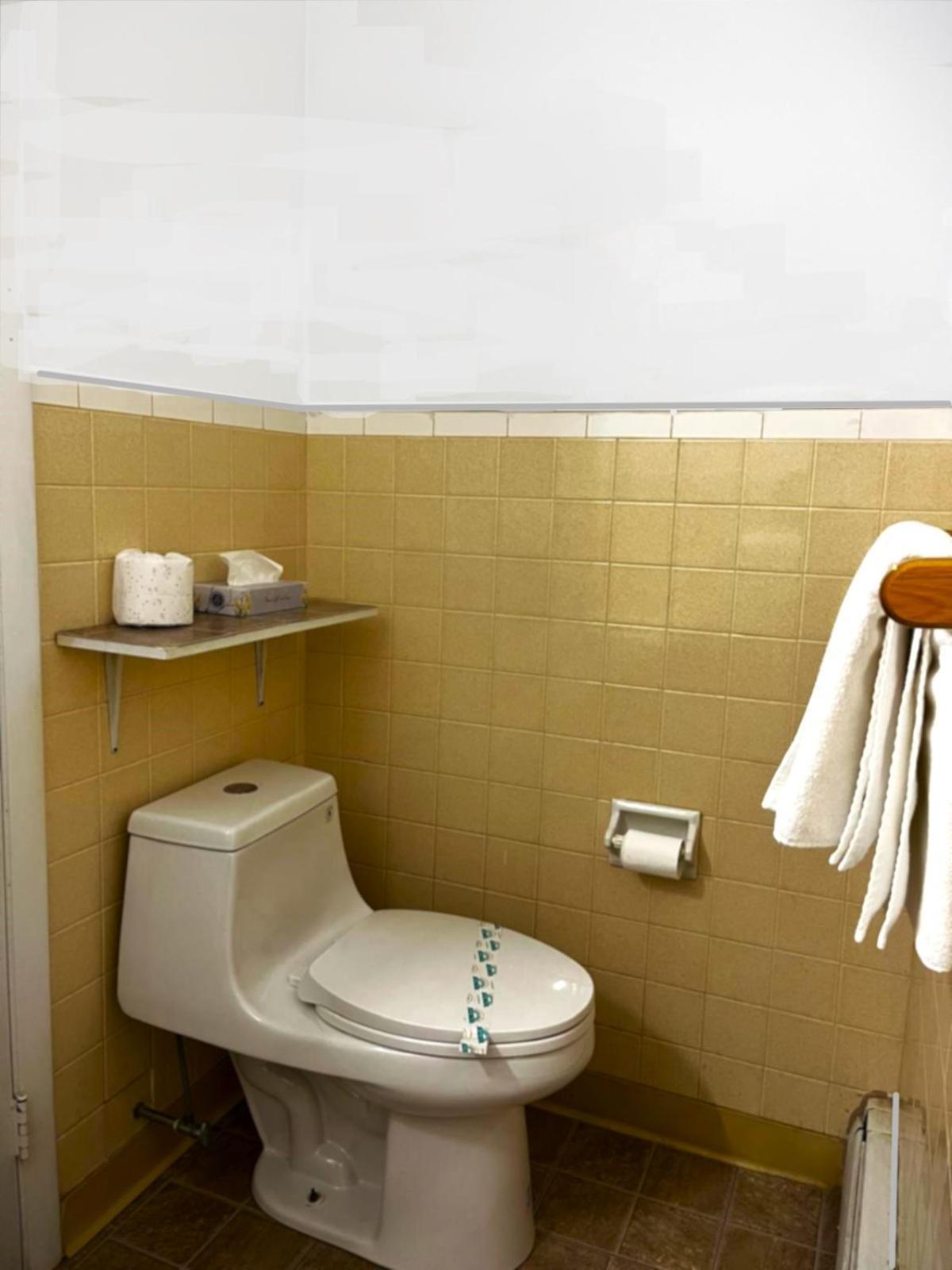 Buena Vista Inn Motel Delhi Dış mekan fotoğraf